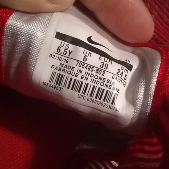 Shoes - Picture 7 of 8